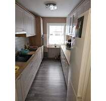 +++ Zentrale 2- Zi.-Hochparterre-Whg. mit Balkon und EBK +++ - Waldkraiburg