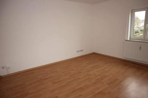 Wohnzimmer - 2 Zimmer Etagenwohnung zur Miete in Chemnitz