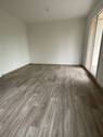 Muster Wohnzimmer - Etagenwohnung mit 55,80 m² in Bitterfeld-Wolfen zur Miete