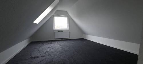 Dachzimmer - 3 Zimmer Etagenwohnung in Bremen Grohn
