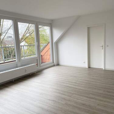 Wohnzimmer - 2 Zimmer Etagenwohnung zur Miete in Mönchengladbach