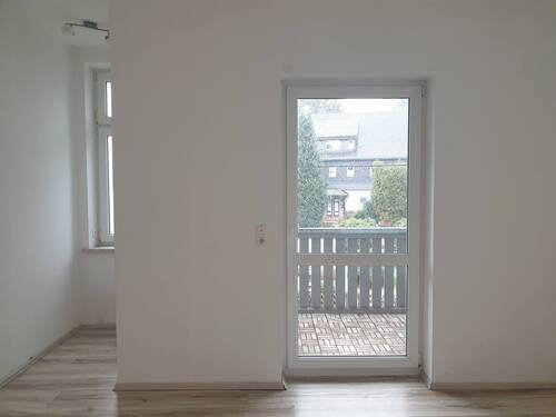 Küche mit Balkon - Idividuelles Wohnen mit Altbaucharme, Balkon, Bad mit Dusche+Wanne+Fenster und neuer Heizung