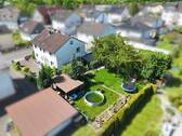 Außenansicht mit Garten - 