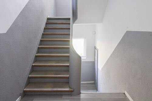 Treppenhaus - Einfamilienhaus in Ludwigshafen am Rhein zum Kaufen