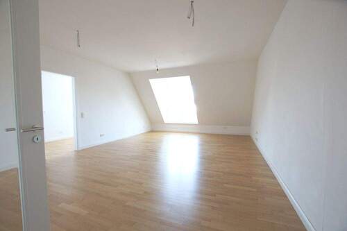 Wohnzimmer - 3 Zimmer Etagenwohnung zur Miete in Düsseldorf