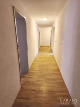 Flur - Etagenwohnung mit 115,00 m&sup2; in Sulz am Neckar zur Miete