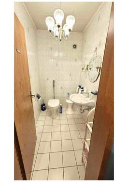 Gäste-WC - Mehrfamilienhaus, Wohnhaus mit 296,00 m&sup2; in Aschaffenburg zum Kaufen