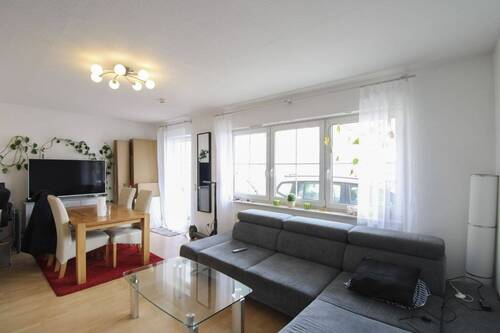 Wohnzimmer - 3 Zimmer Etagenwohnung zum Kaufen in Gießen