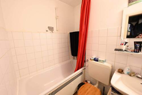 Bad - 1 Zimmer Etagenwohnung in München
