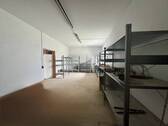 hinterer, separater Lagerraum mit ca. 29 m² - 