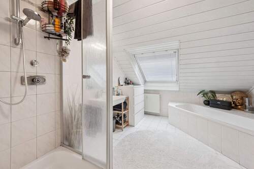 backbone_569193-A_010_HD.jpg - 