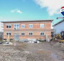 NEUBAU - Zweifamilienhaus mit Büro und geplanter Halle für vielseitige Nutzung in Lauchringen