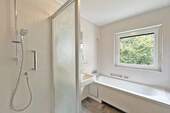 Badezimmer - Etagenwohnung mit 83,00 m² in München zur Miete