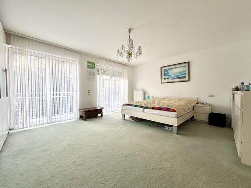 Schlafzimmer im 1. Obergeschoss - 