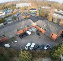 Gepflegtes Gewerbeareal in HH-Schnelsen: Produktions-Lagerhalle mit Hoffläche, Büro & Sozialflächen - Hamburg