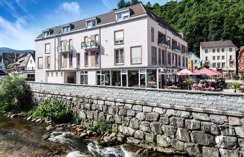 Aussenansicht 1 - Büro mit 124,00 m&sup2; in Hornberg zur Miete