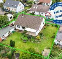 DIETZ: Bungalow mit gepflegtem Garten und großer Garage und ausbaufähigem Dachgeschoss! Gute Lage! - Hasselroth / Gondsroth
