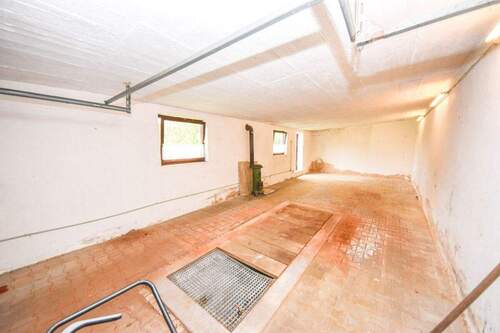 Garage - 