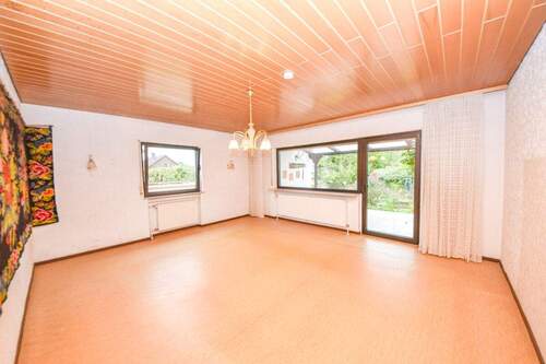 Wohnzimmer EG - 4 Zimmer Bungalow in Hasselroth / Gondsroth