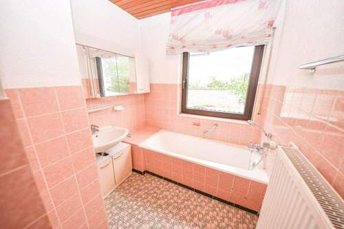 Tageslichtbadezimmer EG - 