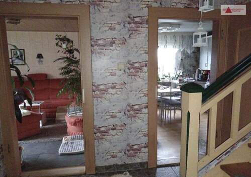 Flur mit Blick in Küche und Wohnzimmer-2 - 