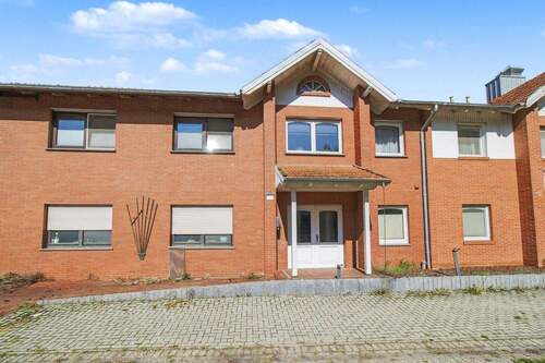 Angrenzendes Wohngebäude - 