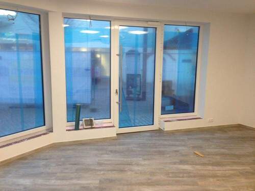 Ladenlokal - Mehrfamilienhaus, Wohnhaus mit 145,00 m&sup2; in Varel zum Kaufen