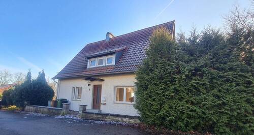 Hausansicht - 5 Zimmer Einfamilienhaus zum Kaufen in Treuchtlingen