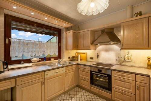 Großzügige Küche - 