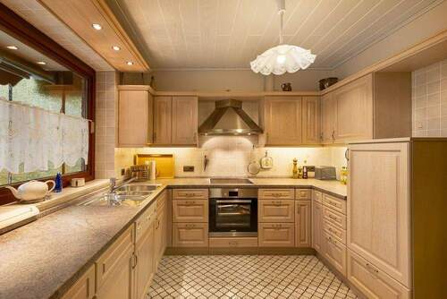 Großzügige Küche - 