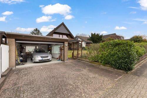 Stellplätze und Garage - 6 Zimmer Mehrfamilienhaus, Wohnhaus in Scheeßel