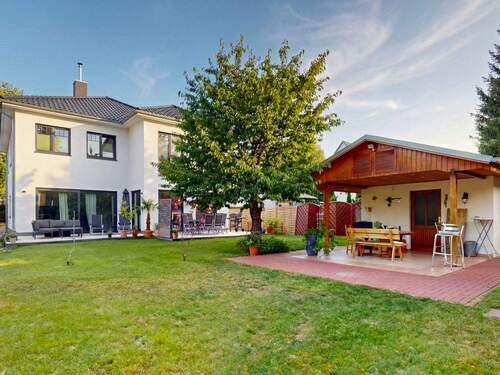Titelbild - Exklusives Einfamilienhaus (2023) mit großem Garten & Terrasse in Falkensee