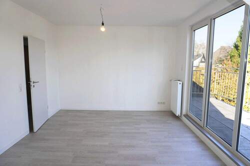 Wohnbereich - 2 Zimmer Etagenwohnung zum Kaufen in Leverkusen