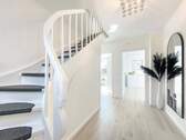 Flur mit viel Platz - 4 Zimmer Einfamilienhaus in Norderstedt