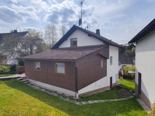 Hausansicht - 4 Zimmer Einfamilienhaus zum Kaufen in Altenkirchen VG