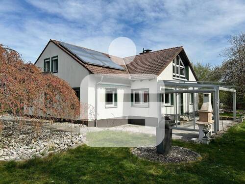 Titel - Energetisch saniertes Wohnhaus in Höchsdtadt a. d. Aisch...Viel Platz zum Gestalten und Entfalten