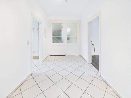 Flur (EG) - Mehrfamilienhaus, Wohnhaus mit 228,50 m&sup2; in Oerlinghausen zum Kaufen