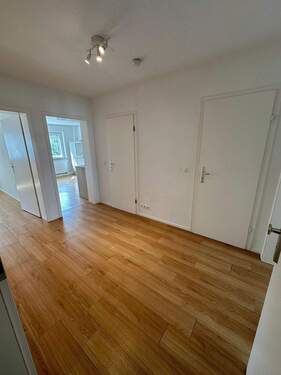 Eingangsbereich - City-Wohnung mit Balkon im Herzen von Düren