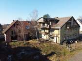 Rückansicht - Sanierungs- oder Neubauprojekt am Waldrand!