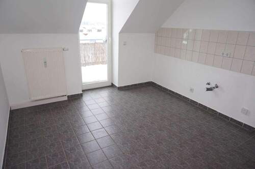 DSC01788 - DG - große Küche - Bad mit Fenster - sonniger Balkon - frei ab 1.6.26