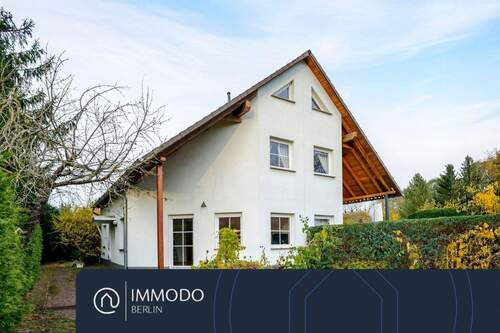 Titelbild - Außen - ?? Familien aufgepasst - Charmante DHH mit 90 m² Wohnfläche, 4 Zimmern, Gartenhaus & Carport