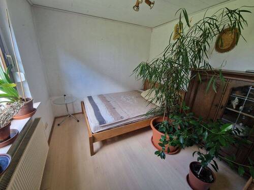 Schlafzimmer/ Büro EG - 