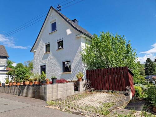 Seitenansicht - 5 Zimmer Einfamilienhaus zum Kaufen in Wilnsdorf / Flammersbach