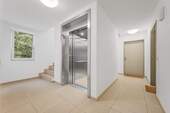 Flur mit Lift - 