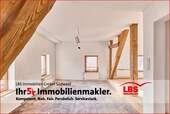 Zimmer im Dachgeschoss - 