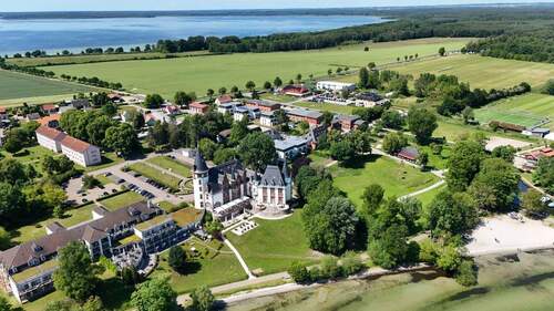 Schloss Klink - Mehrfamilienhaus, Wohnhaus mit 92,90 m&sup2; in Klink zum Kaufen