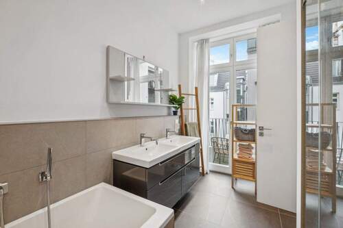 En-Suite Bad mit Balkon - 
