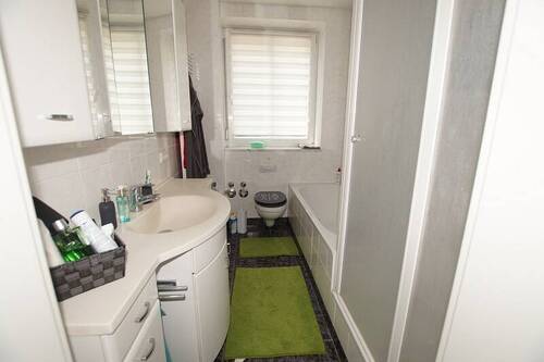 Bad - Etagenwohnung mit 85,00 m&sup2; in Straubing zur Miete