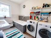 Badezimmer mit Dusche - 