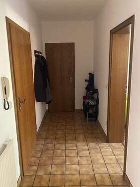 Flur Eingang - Etagenwohnung mit 75,20 m&sup2; in Geseke zur Miete